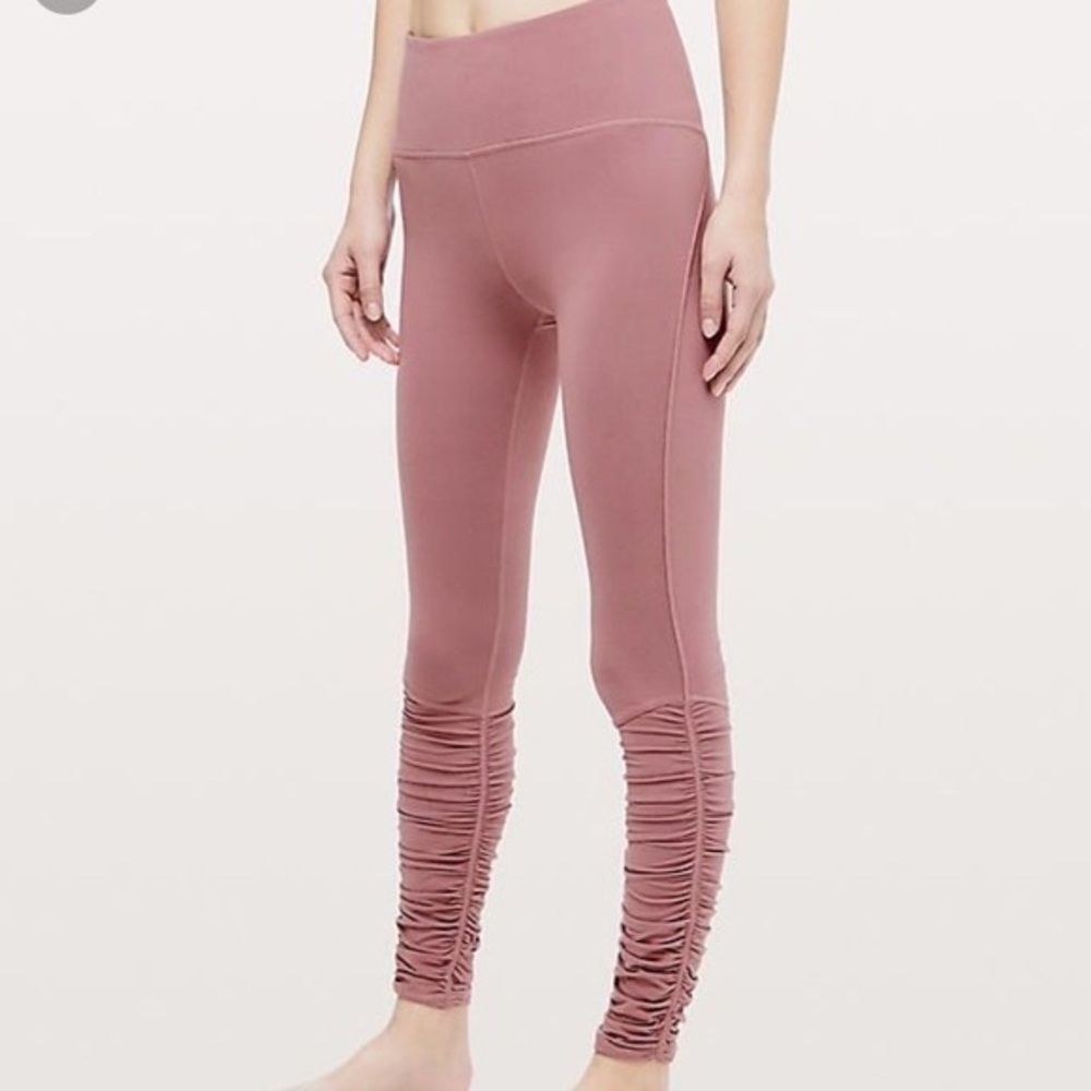 🍋 Lululemon • Ready to Rulu Tight in Adobe Pink